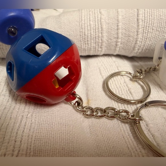 Tupperware Keychains (4) vintage - Picture 3 of 5